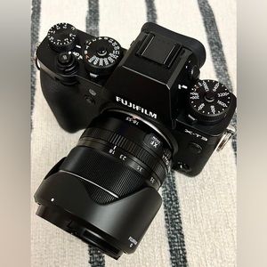 Fujifilm X-T3 Mirrorless Camera + 18-55mm lens